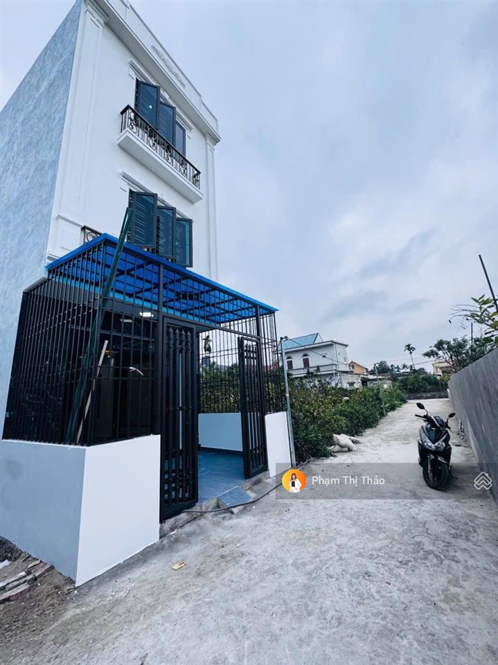 Xuất hiện căn nhà 3 tầng xây độc lập ô tô đỗ cửa. ngay chợ minh khai đường worlbank tại đặng cương