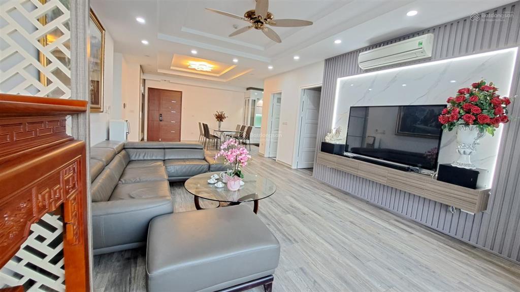 Bán chung cư sông đà 7, đường tú mỡ, cầu giấy, hn 4 phòng ngủ 135 m2 nhà đẹp full nội thất