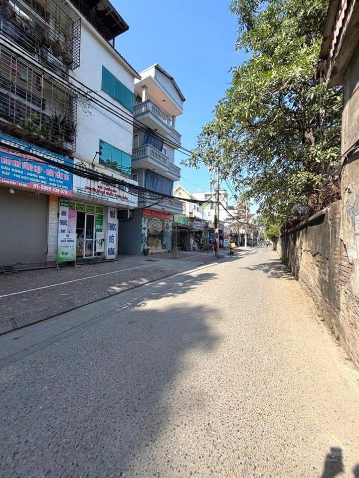 Lô góc 55m2 đất đẹp ngô gia tự long biên, đường 4m ô tô vào ra, gần chợ, trường học. giá 10,3tỷ