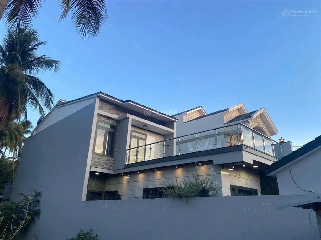 Bán villa hai tầng ở bàu me, thiện nghiệp. 0974 090 ***