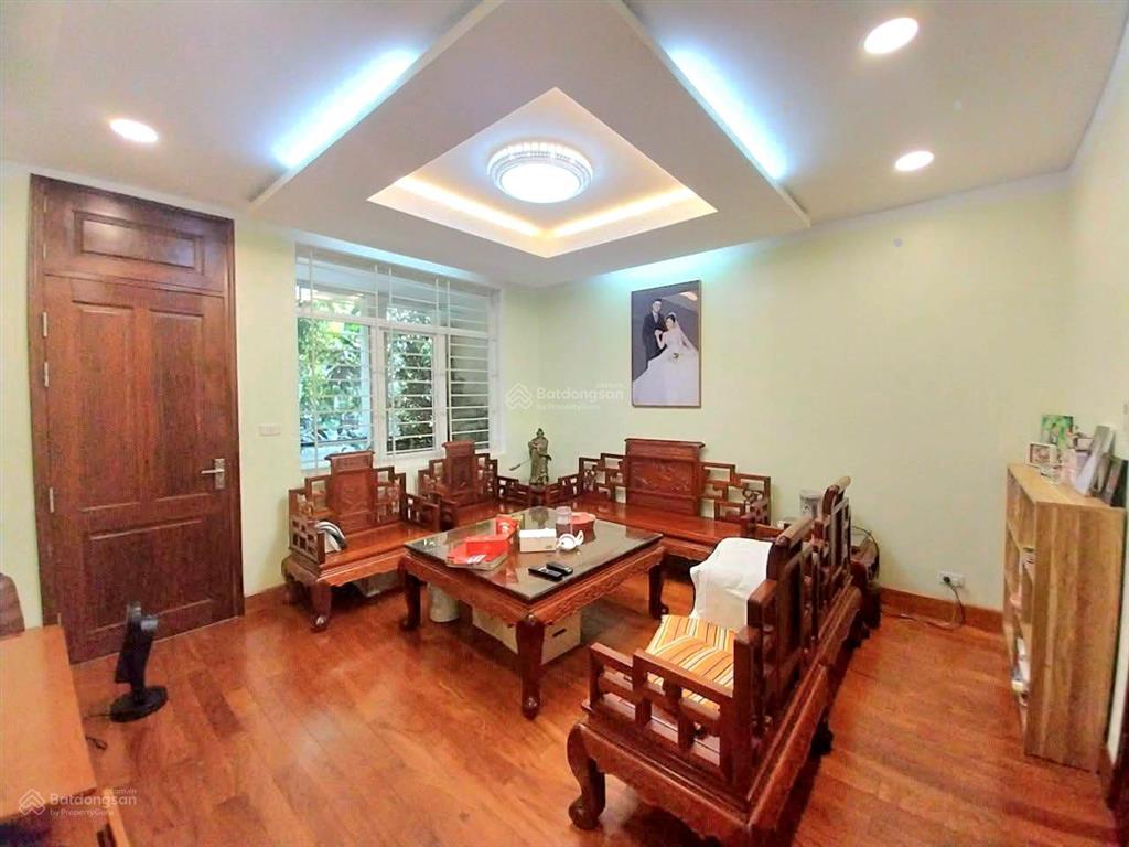 Giá cạnh tranh nhà đẹp liền kề làng việt kiều châu âu mỗ lao, đường 3 ô tô tránh 79m 23.8tỷ.