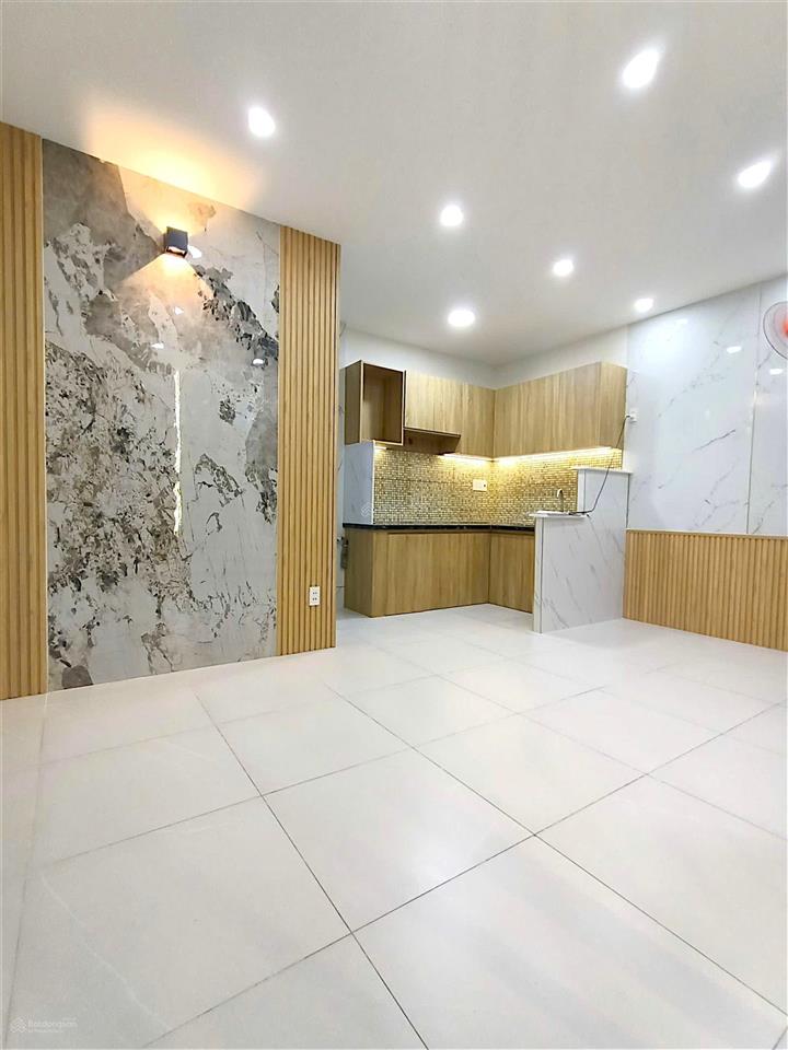 Nhà đẹp đoàn văn bơ, quận 4 hẻm xe hơi gần mặt tiền 30m2 ngang gần 5m chỉ 3 tỷ 15 tl
