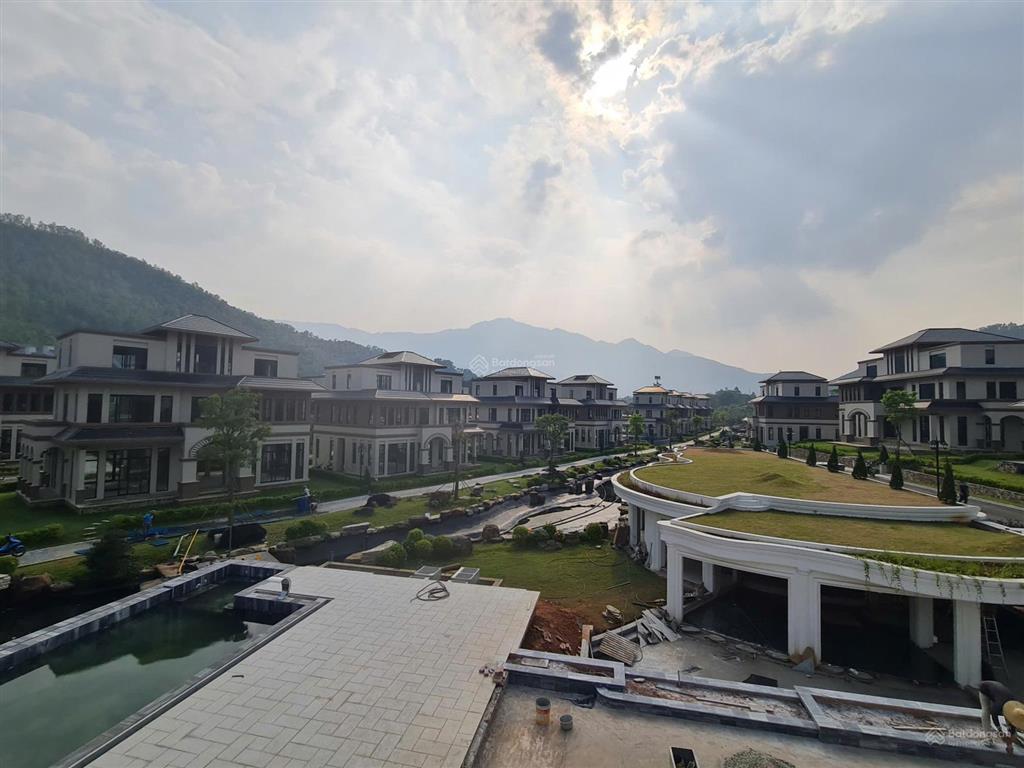 Cần chuyển nhượng biệt thự 400m2 đã xây 3 tầng, 70 triệu/m2 tại tiến xuân, thạch thất 0906 995 ***