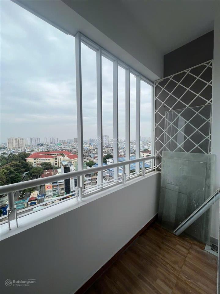 Bán gấp chung cư 312 lạc long quận quận 11, sổ hồng nhà đẹp thoáng mát.