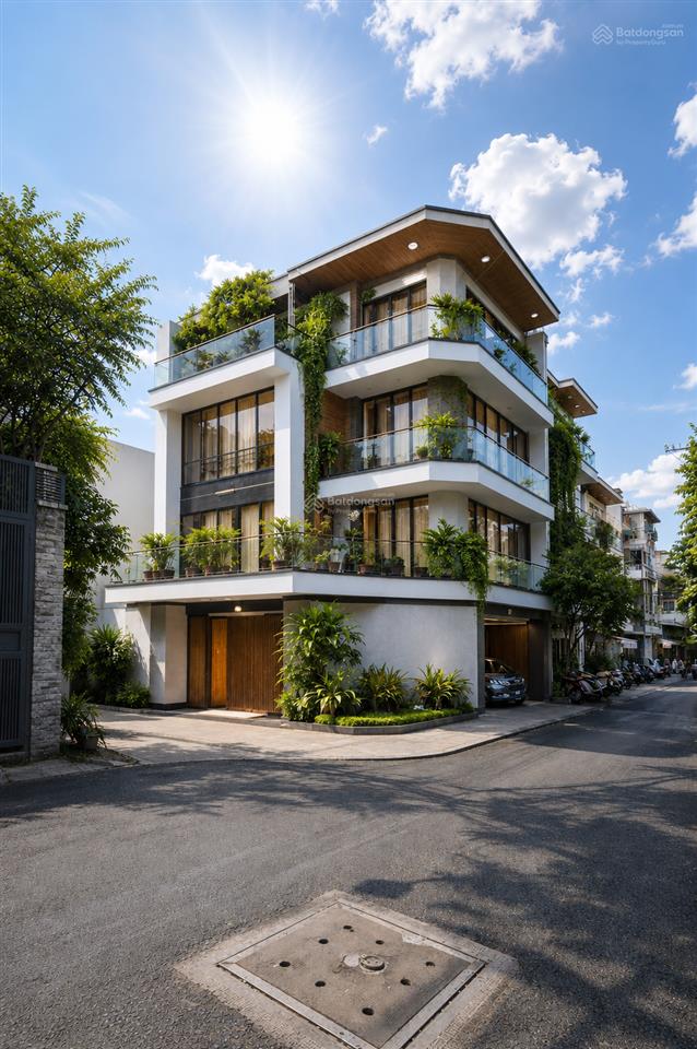 Bán nhà quận 10 công nhân 152m², ngang 10m nở hậu 11m giá chỉ nhỉnh 3x tỷ.