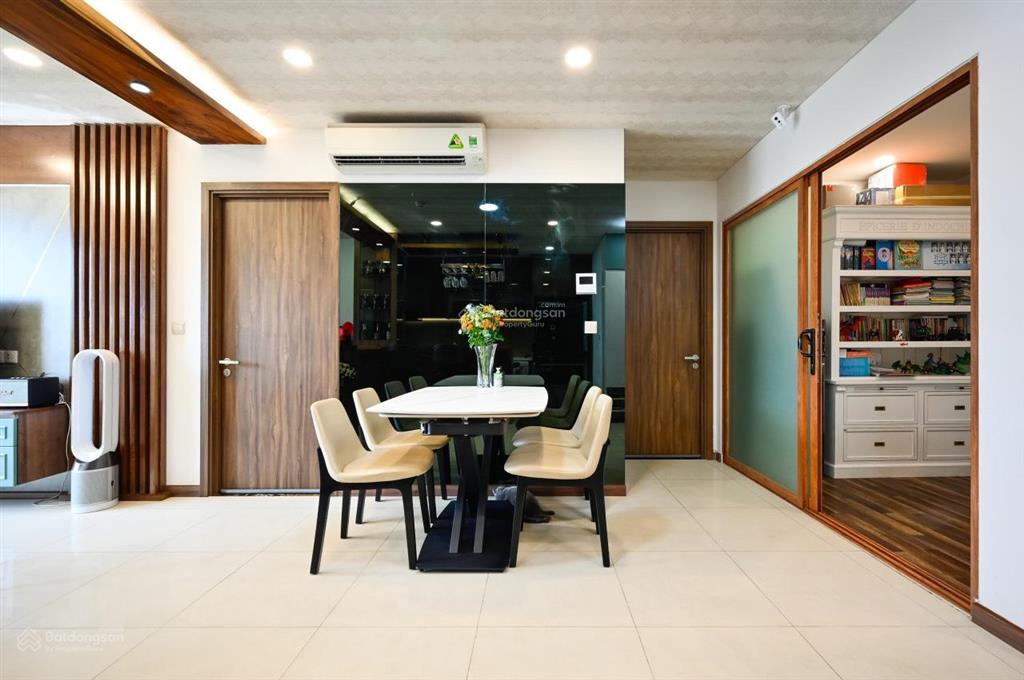 Bán xi grand court quận 10 sổ hồng, 72m2 2pn 2wc có ban công giá 6.5 tỷ sổ. 0907 909 *** hùng