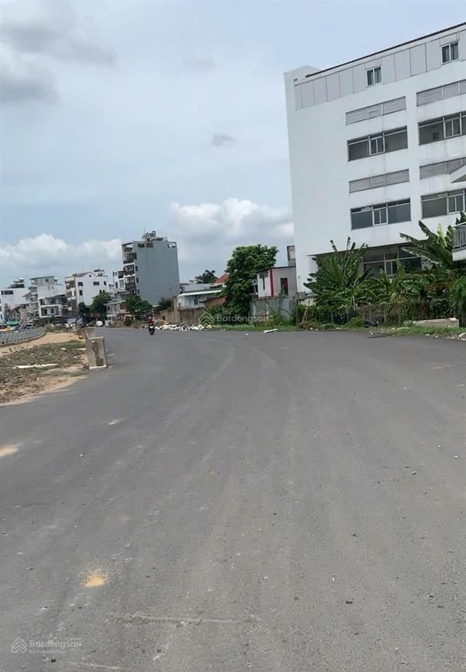 Đất mặt tiền 496 dương quảng hàm gần kênh tham lương đường 12m thông có vỉa hè 9x23 200m2 m