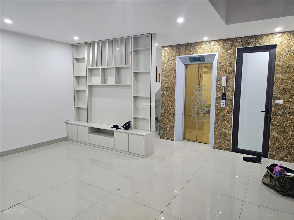Bán nhà mới koog phố vũ tông phan lô góc thang máy cách 1 nhà ra phố dt 58m xây 6 tầng mt 5.2m.