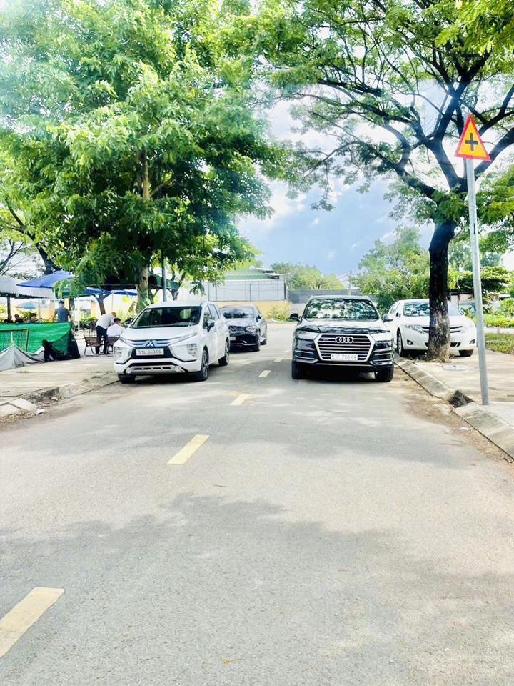 Bán lô đất đẹp 4.3m nở hậu 7.3m x 15m hẻm 12m vỉa hè cây xanh 2 bên đường lê thị riêng p.thới an