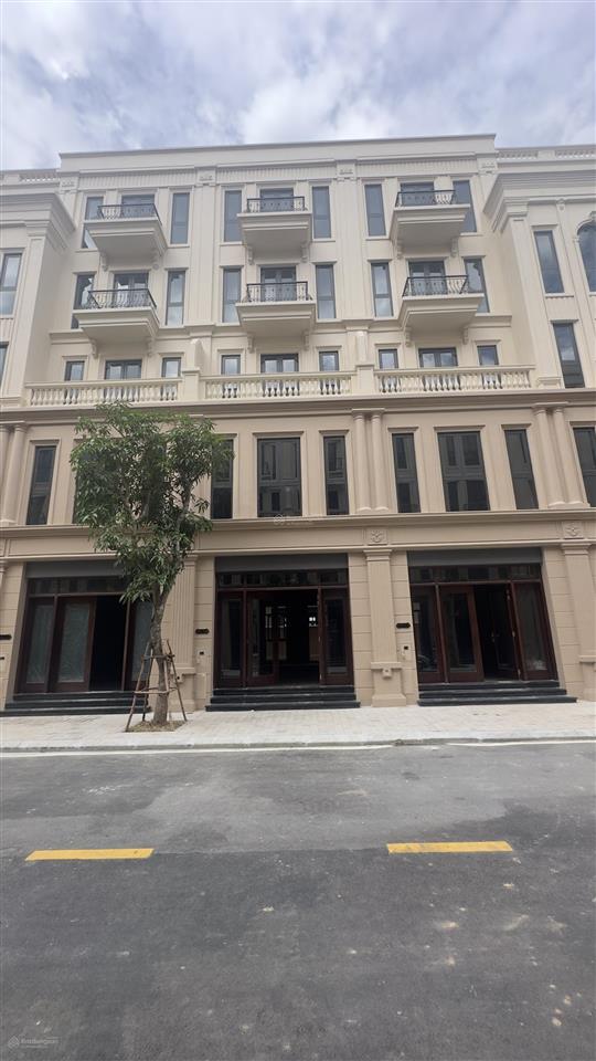 Chính chủ bán căn liền kề 75m² khu tinh hoa giá gốc 27 tỷ. giá bán 24 tỷ 0926 399 ***