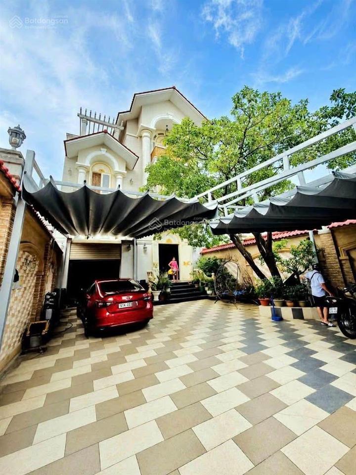 Ngộp bán gấp giảm 5 tỷ còn 29 tỷ. biệt thự lê quang định bình thạnh