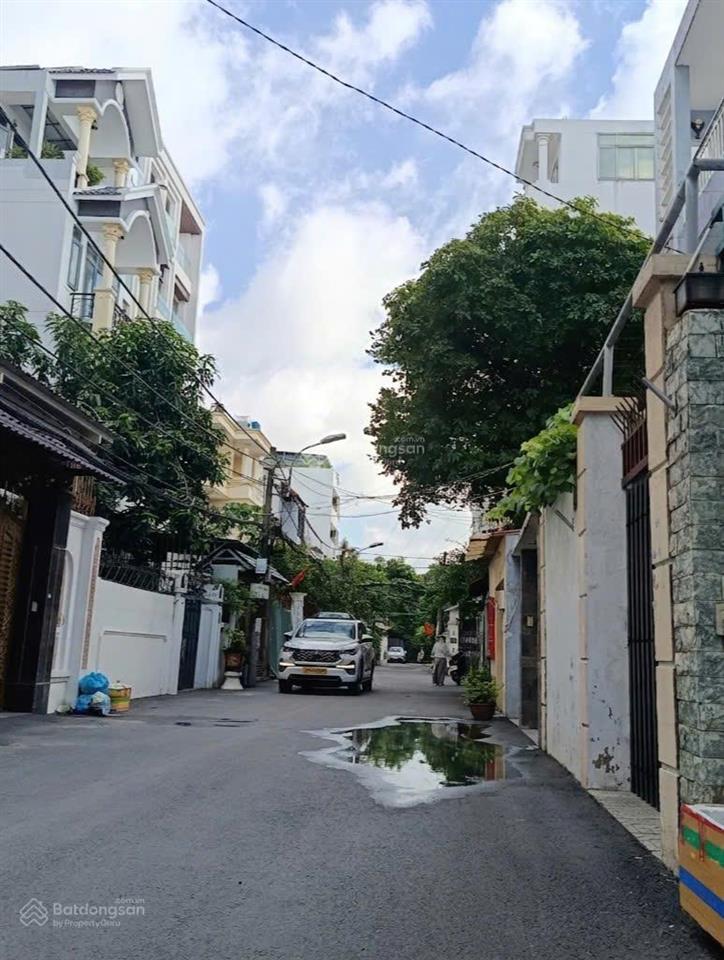 Thông ra phan xích long hẻm lớn 2 xe hơi nhà 4 tầng x 33,8 m². giảm sâu bán gấp