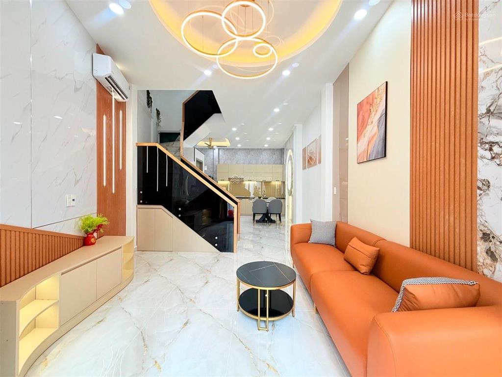 Nhà đẹp ngay huỳnh văn bánh quận phú nhuận 50m2 x 3 tầng 6.95 tỷ