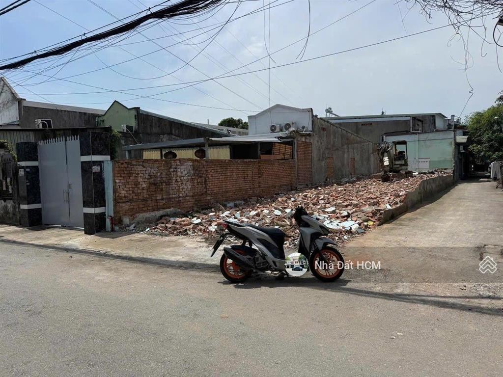 Bán 56,9m2 đất ngay mặt đường 11 oto tránh nhau, xây full đất, khu dân trí