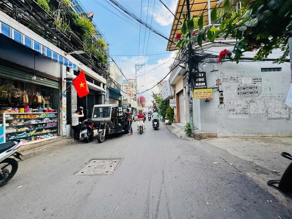 Đất tặng nhà c4 mặt tiền sầm uất ngay trần thị điệu, phước long b, quận 9, cận ga metro bình thái