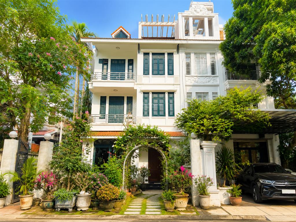 Bán biệt thự sân vườn văn cao ba đình, 170m² 4 tầng, giá 45 tỷ, an ninh 24/7