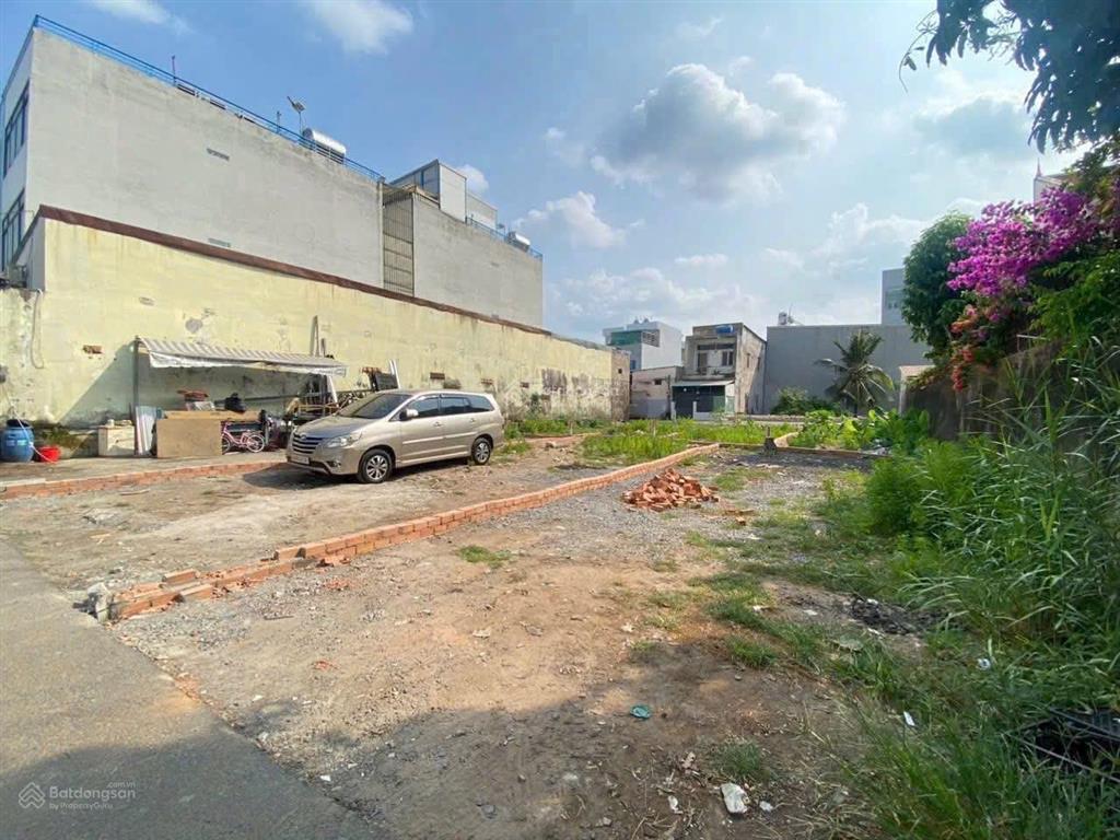 Bán đất ngay đường số 9 cách ql13 200m, sổ riêng, xd tự do, thông vạn phúc city
