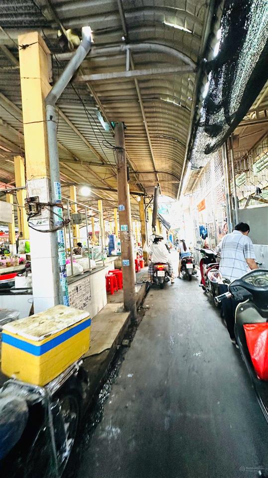 Nhà cấp 4 mặt tiền đường 27 linh đông. trong lồng chợ tam hà. thích hợp kinh doanh buôn bán hàng