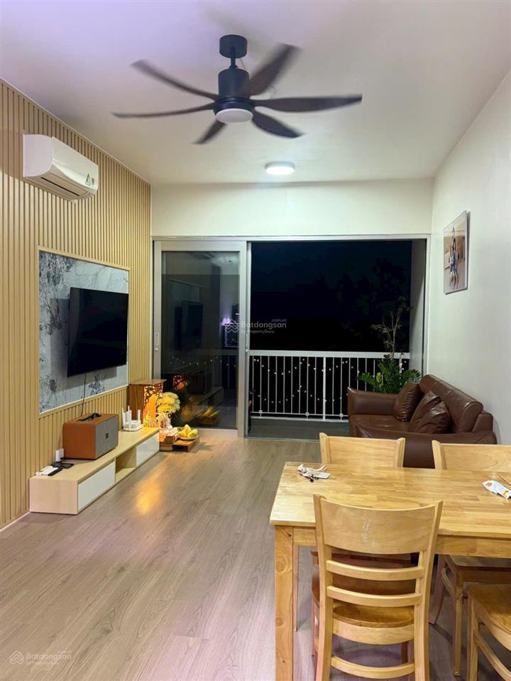 Cần tiền bán gấp căn hộ celadon city (khu ruby) có sổ hồng, 84m23pn nội thất mới, có ban công hiếm