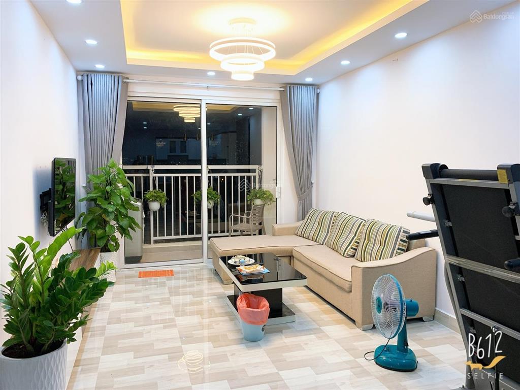 Cần bán gấp căn hộ chung melody, quận tân phú, 92m2, 3pn, giá 4.95 tỷ, view đẹp, 0903 833 ***