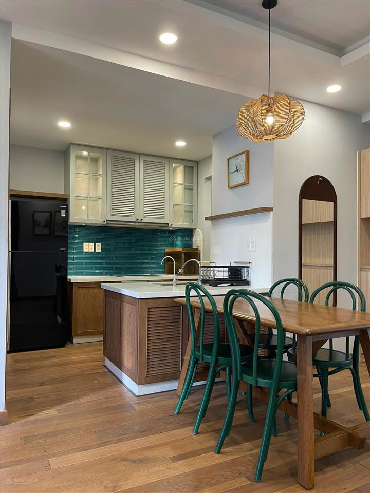 Bán căn hộ 2pn, 2wc view hồ bơi có sẵn hợp đồng thuê 10,5 triệu tp mới bình dương