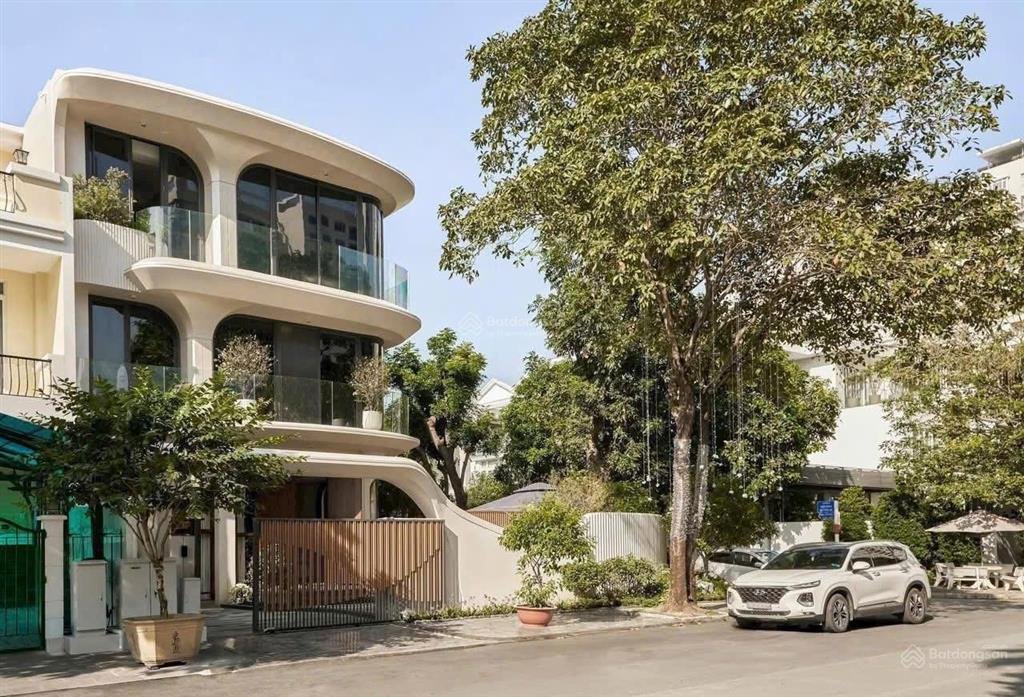 Cần bán lô góc biệt thự khu phú mỹ hưng 120 tỷ quận 7 nhà đẹp giá đầu tư 0902 537 *** như