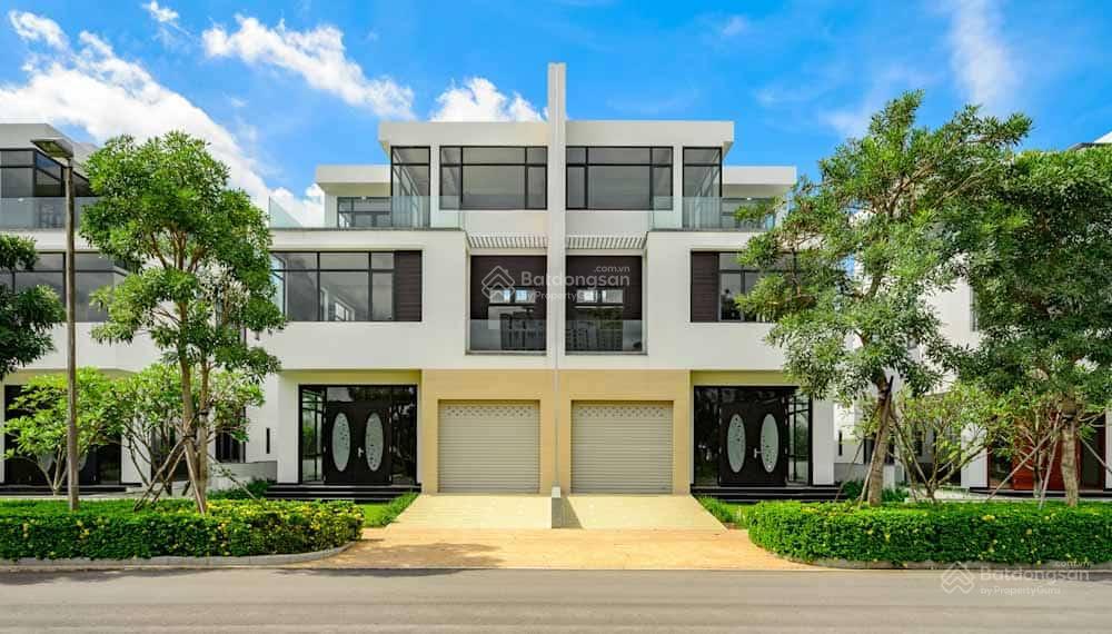 Lucasta villa biệt thự song lập 10x23m, đường 20m, đầy đủ nội thất, sổ hồng, an ninh 0901 471 ***