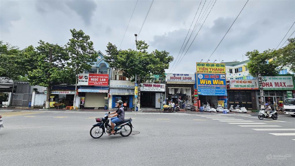 Bán nhà 1t1l 4.5x30m, mặt tiền nguyễn hữu cảnh kế trường cấp 1,2 đông hòa (sầm uất)