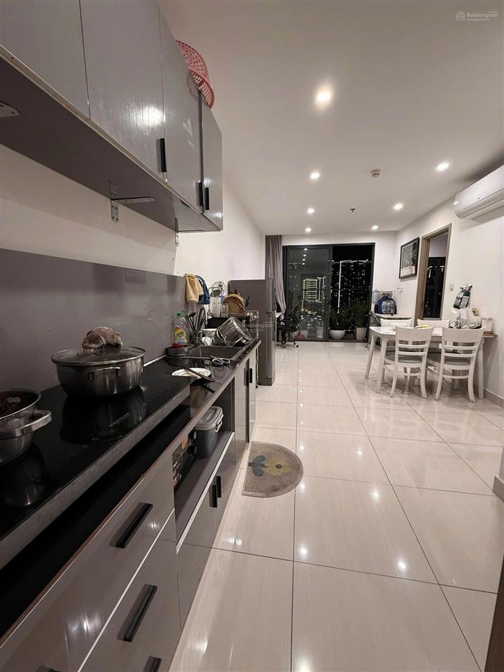 Bán nhanh căn hộ 2pn 2wc hướng đông nam, tầng trung view thoáng, có sổ hồng