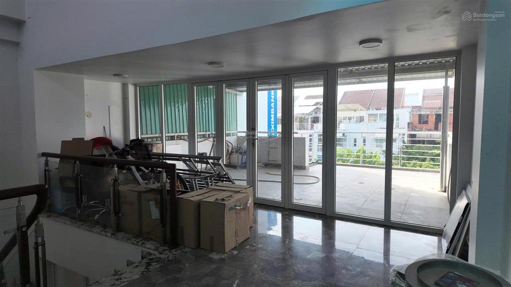 Nhà phố thương mại mặt tiền hoàng quốc việt q7 bán gấp 23 tỷ.