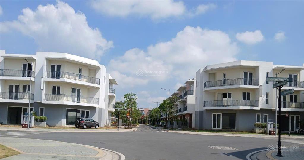 Cần tiền bán căn nhà phố shophouse đường 30m khu đô thị dragon village phú hữu quận 9