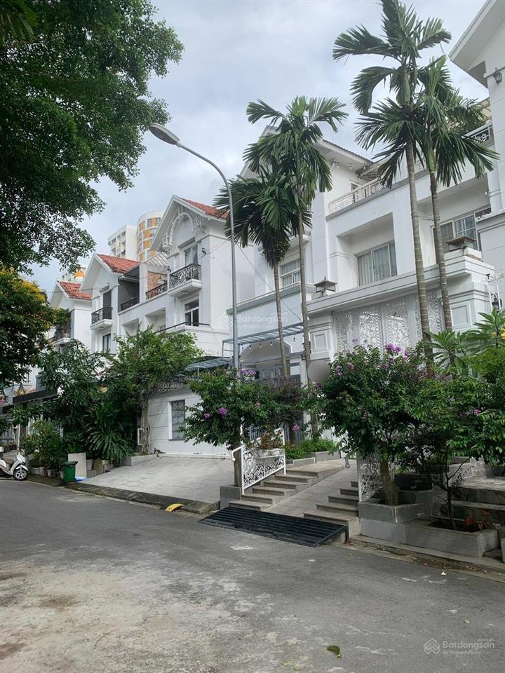 Nhà bán biệt thự mini 3 tầng 8,5 x 18 153m2 4 pn, 5 wc kdc conic 13b phong phú, bình chánh.