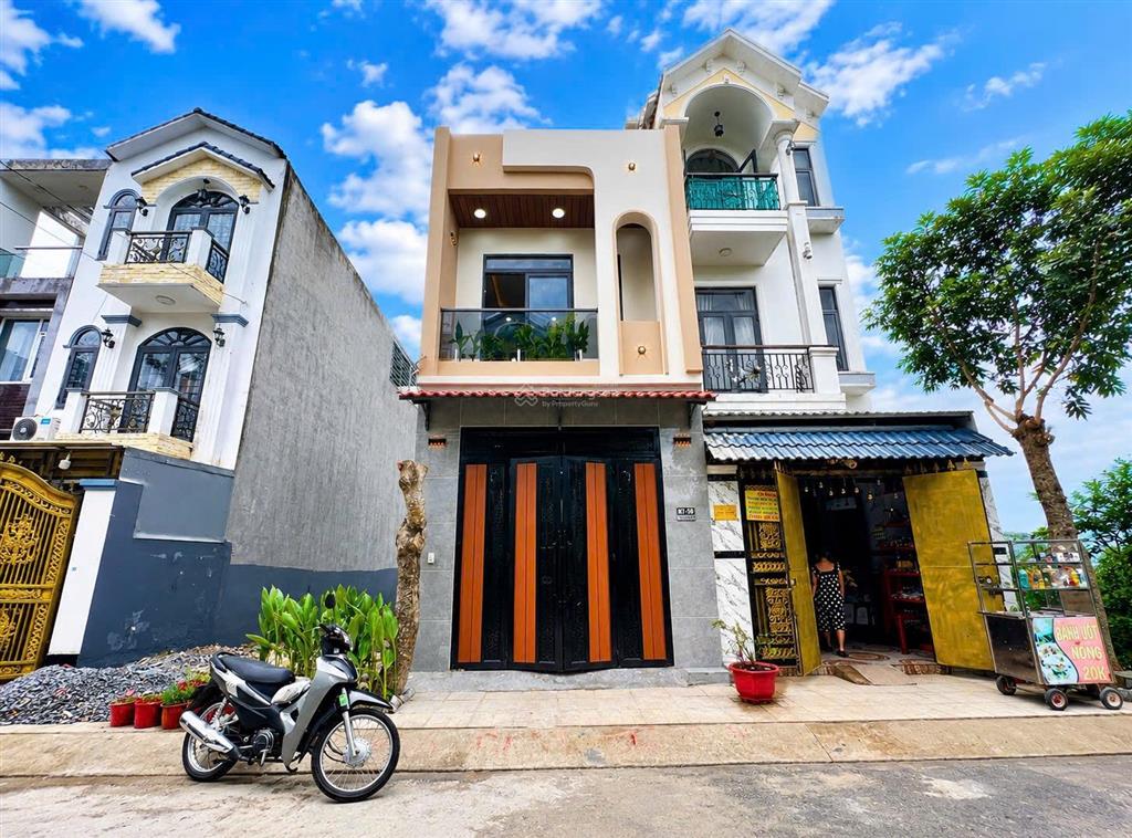 Bán nhà full nội thất trong kdc phú sinh nhà xây mới 3 pn