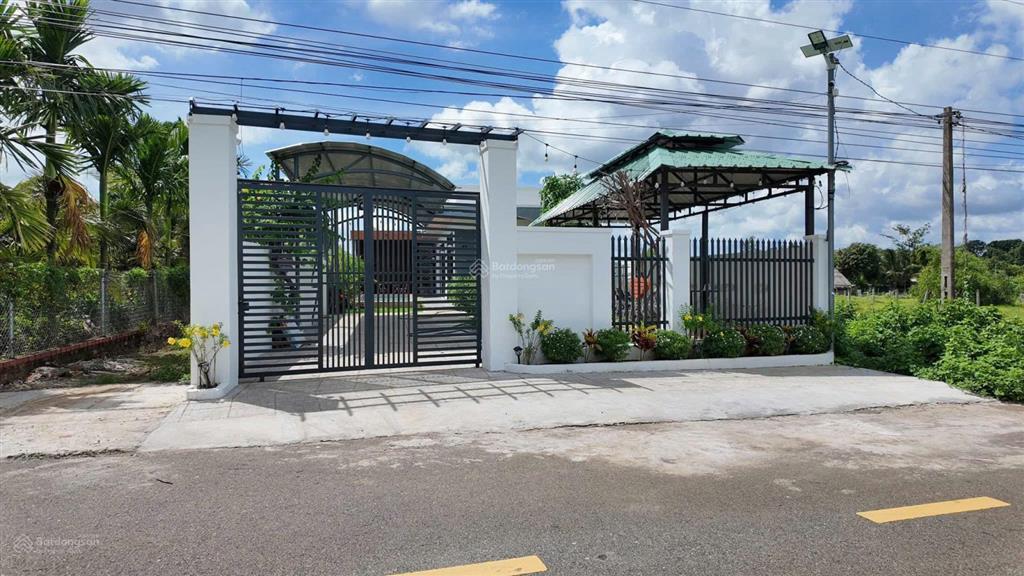 Bán căn nhà vườn đầy đủ công năng tại xã đất đỏ tp hồ chí minh