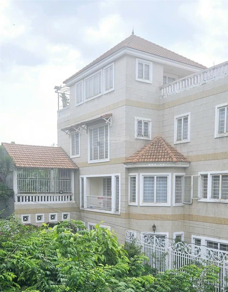 Biệt thự compound 300m2 cực đẹp cực riêng biệt chú nhà dễ thương thiện chí bán. ngay q2.