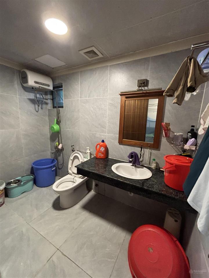 Cần bán gấp căn hộ hoàng anh 2, q.7, 2pn, 2wc, nhà đẹp, dt 96m2, giá 4,050 tỷ. 0902 597 *** hoa