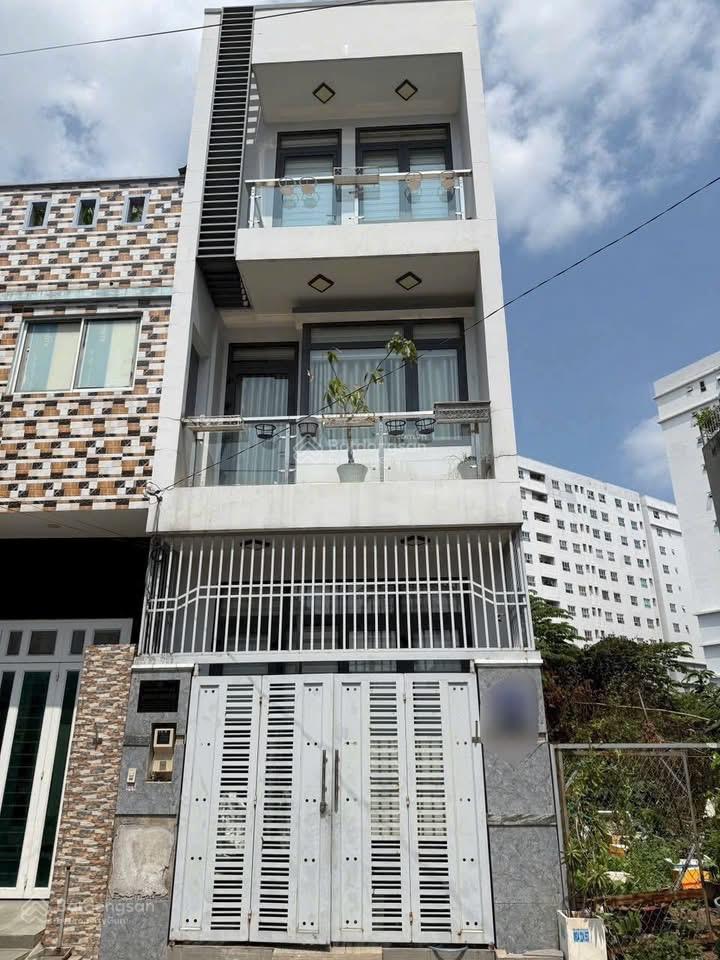 Nhà 3 tầng 4 x 17m đỗ xuân hợp 6,3 tỷ