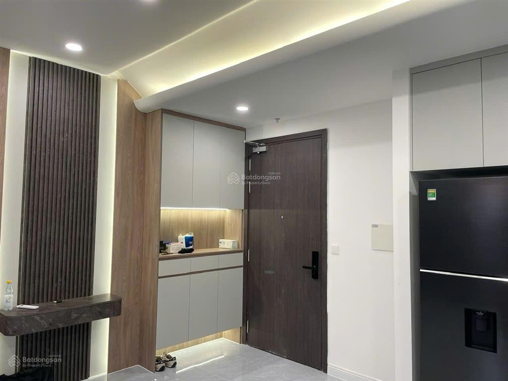 Chính chủ bán căn tầng sky 2pn2wc 6,1 tỷ full nt view hồ bơi