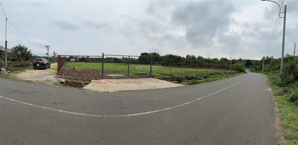Cần bán 4100m2 đất, 400m2 thổ, 02 mt đường nhựa xã sông xoài, phú mỹ. giá 12,5 tỷ. 0936 116 ***