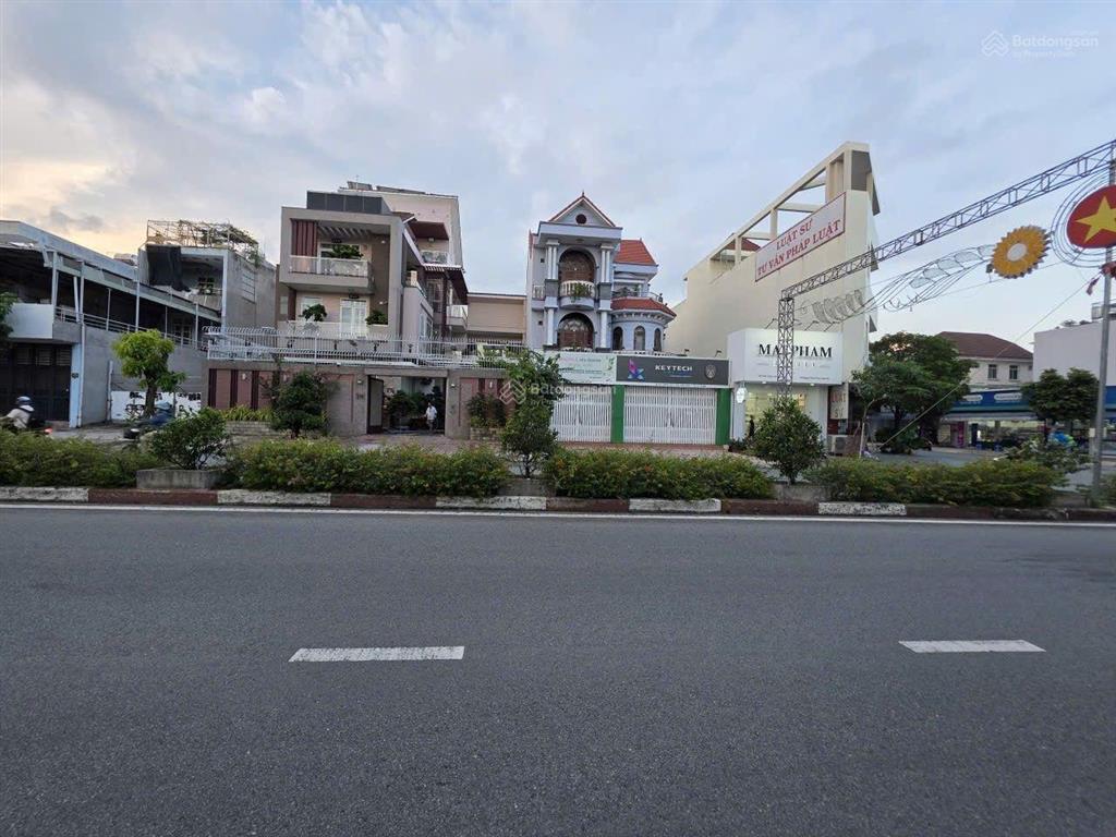 Nhà phố 250m mặt tiền trung tâm hành chính dĩ an, phường dĩ an, tp dĩ an.