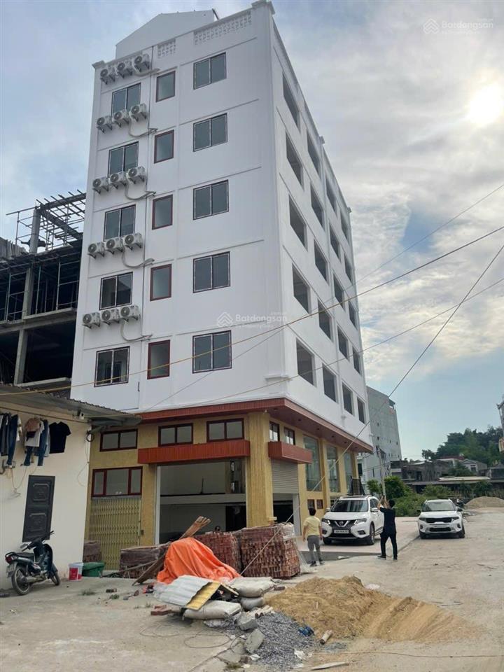 Bán toà 34p mới tinh. 144m2 3 mặt tiền tại quang châu. sẵn dòng tiền 1.8 tỷ / năm