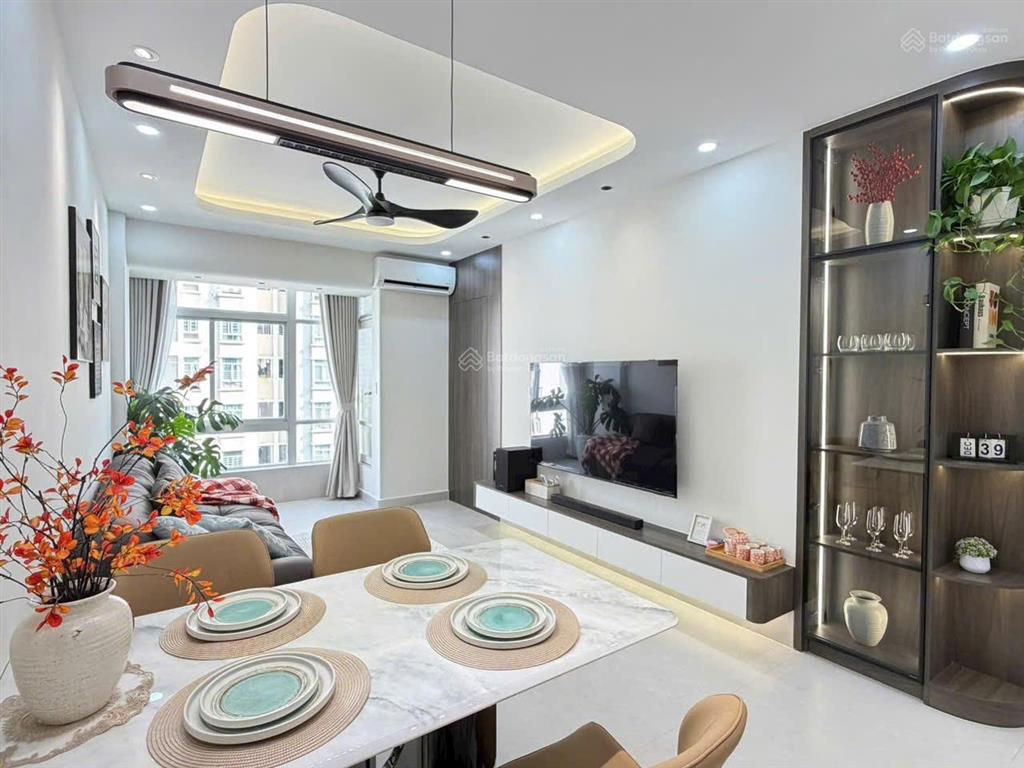 Bán căn hộ chung cư sky garden 3, giá tốt 6,25 tỷ, 69m2, đầy đủ tiện ích ở tân phong, q7, tp.hcm