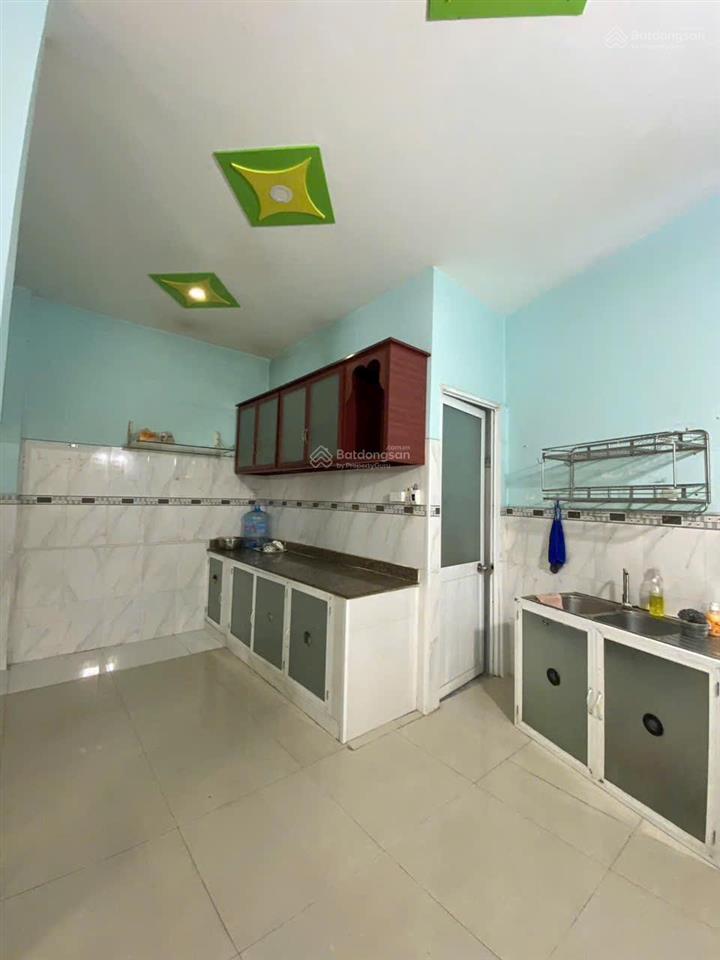 Giảm mạnh 300tr nhà 2 tầng ngay trung tâm q7 ngang hiếm 5m cách hxh 70m hẻm an ninh dân trí