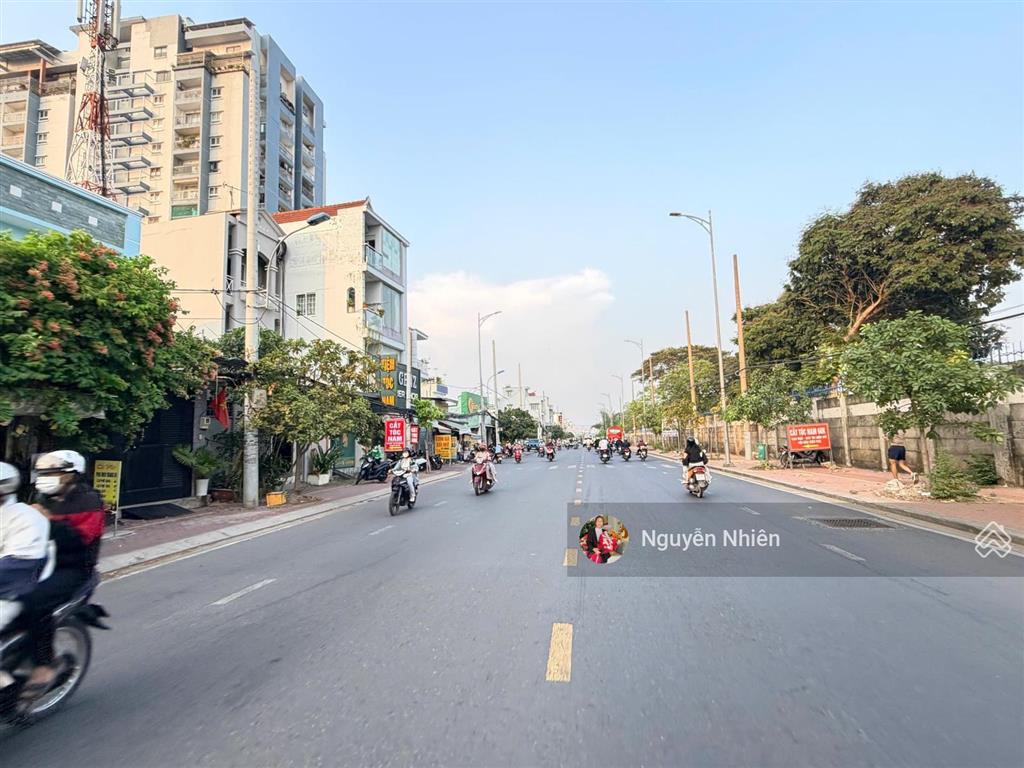 Ngay ga metro thủ đức hẻm thông xe hơi khu phân lô cao tầng đường lê văn chí