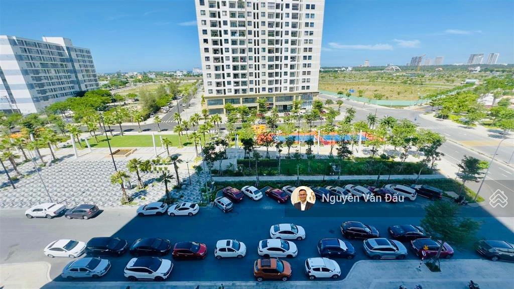 Fpt plaza 2 căn 2pn ít nội thất tầng cao. giá 2,79 tỷ. sẵn sổ đỏ công chứng