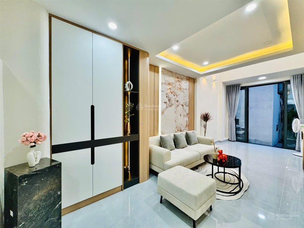 Nhà xinh 5lầu hẻm 4m hoàng diệu, thủ đức 32m² (4x8m), 4pn, 4wc, ô tô 4 chỗ vô. còn tl. sổ hồng