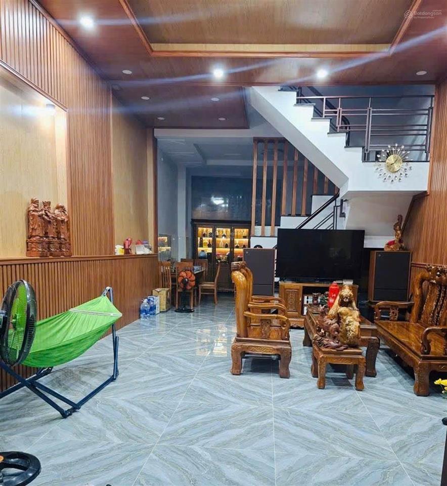 Siêu phẩm btct 3 tầng hxh chỉ 50m ra mặt tiền dương thị mười 71m
