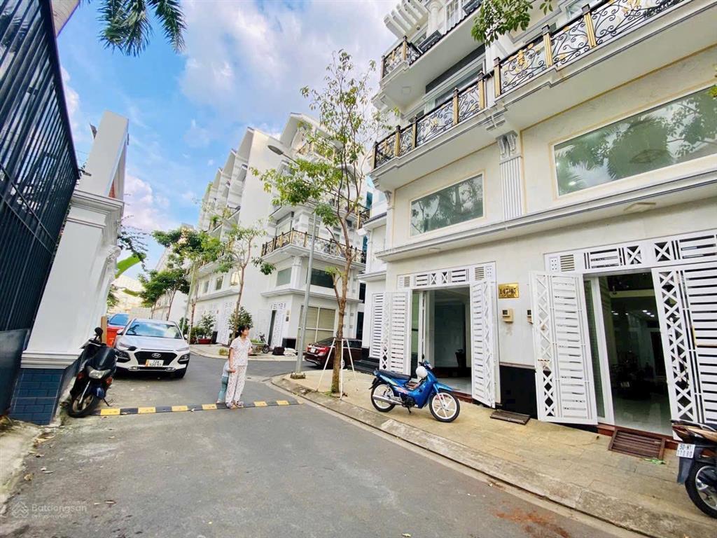 Siêu phẩm nhà phố khu compound riêng biệt