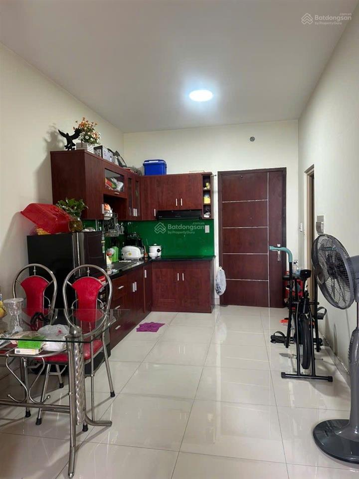 Bán chung cư tô ký. 2pn, 1wc. có ban công. nhà trống. sổ hồng riêng 0938 379 *** nga