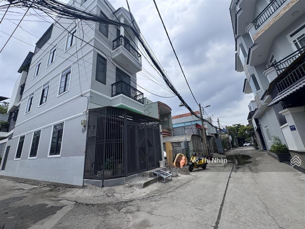 Giá 6,5 tỷ dt 4,2*16m hẻm xe hơi tránh đường thông cách đường linh đông 30m